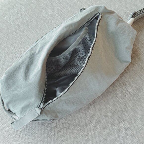 Lululemon Inspired Fast Track Bag 9L, Grey, Multi-pocket, NEW - Picture 4 of 4